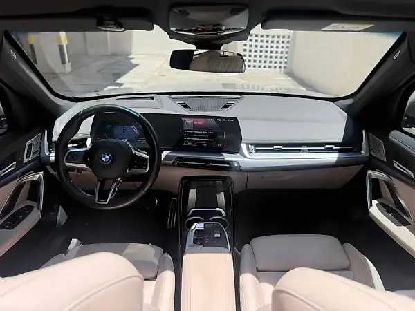 BMW IX1 - Imagem 12