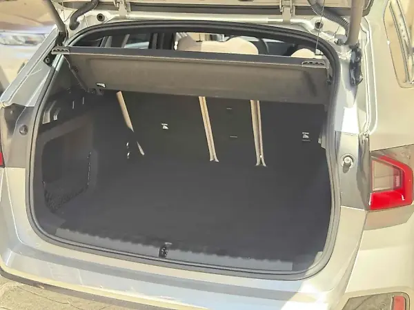 BMW IX1 - Imagem 19