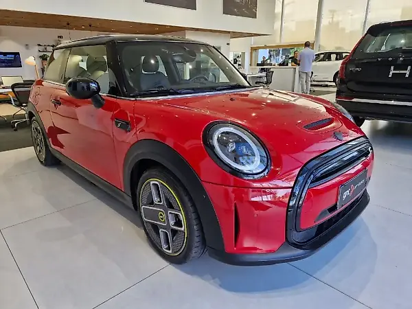 Mini Cooper SE - Imagem 1