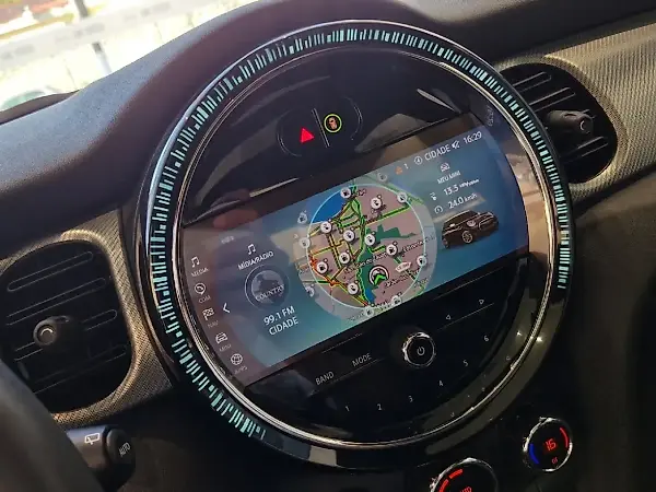 Mini Cooper SE - Imagem 13