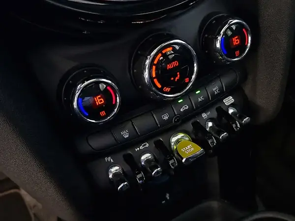 Mini Cooper SE - Imagem 14