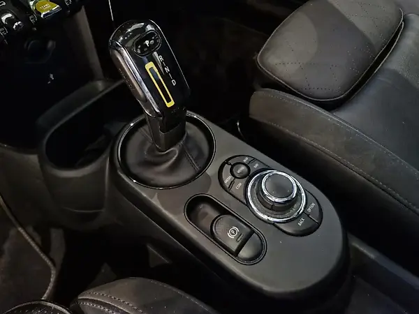 Mini Cooper SE - Imagem 18