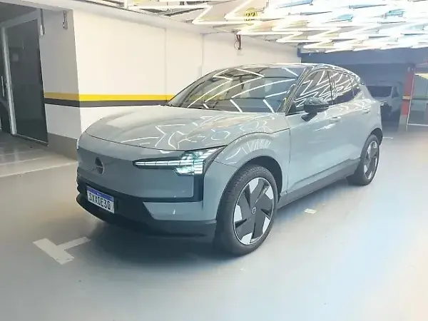 Volvo EX30 - Imagem 2