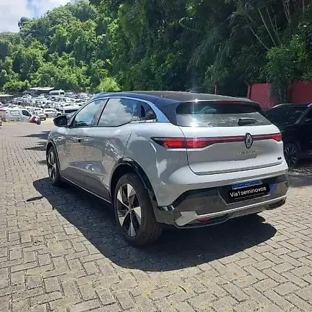 Renault Megane E-tech Electric - Imagem 16