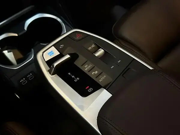 BMW IX1 - Imagem 17