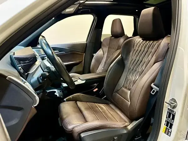 BMW IX1 - Imagem 12