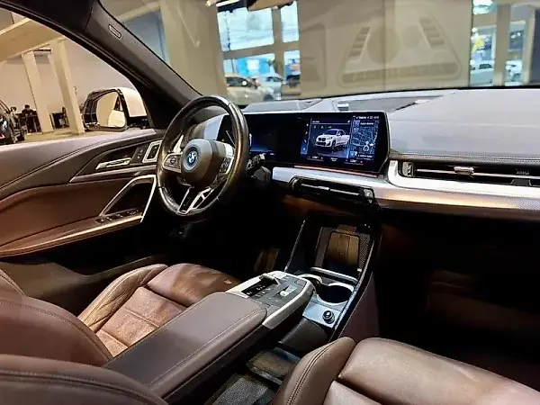 BMW IX1 - Imagem 18