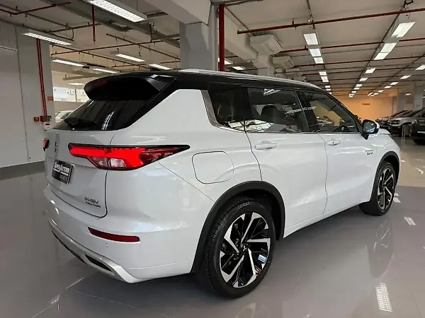 Mitsubishi Outlander - Imagem 4