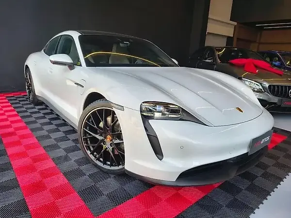 Porsche Taycan - Imagem 2