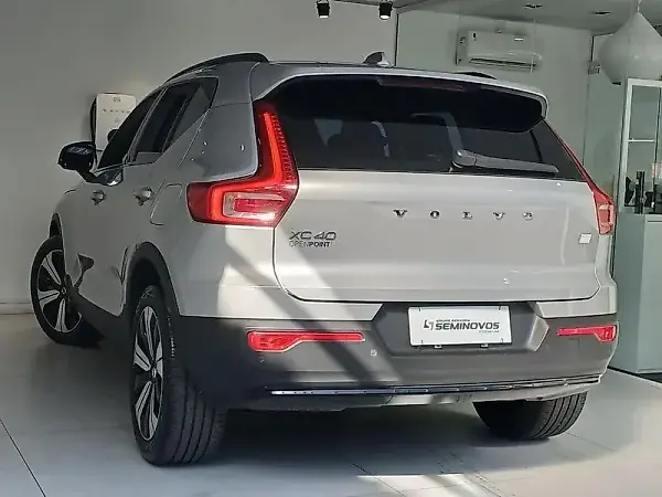 Volvo XC40 Recharge - Imagem 6