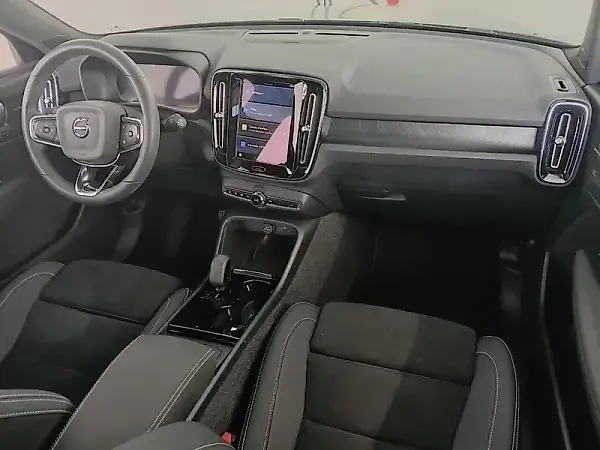 Volvo XC40 Recharge - Imagem 14