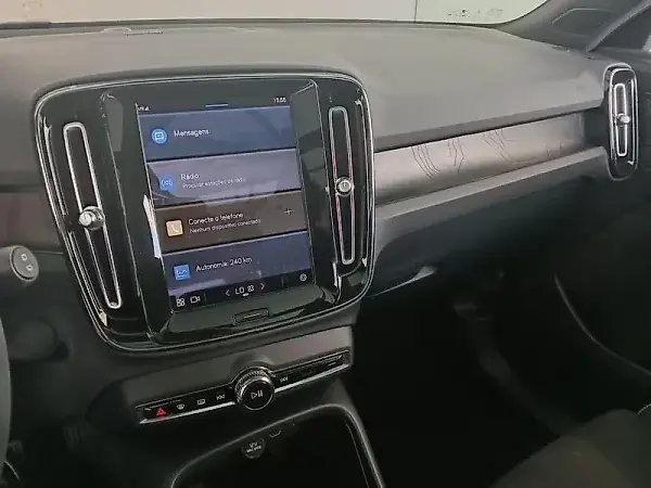 Volvo XC40 Recharge - Imagem 11