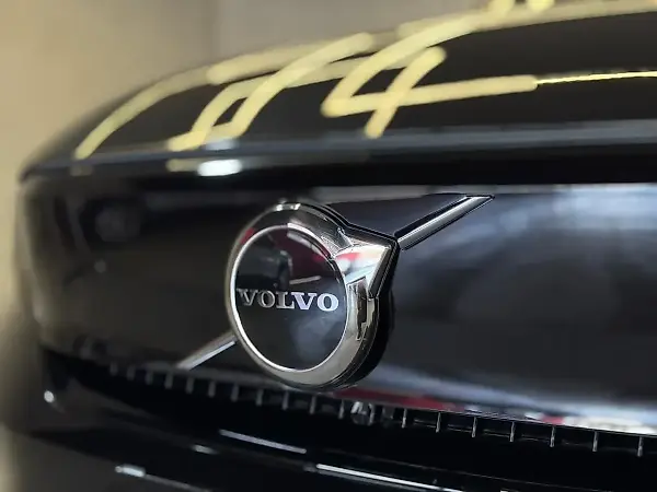 Volvo XC40 Recharge - Imagem 8