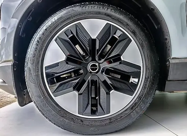 Volvo EX30 - Imagem 5
