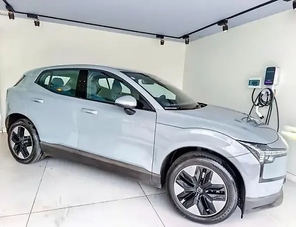 Volvo EX30 - Imagem 3