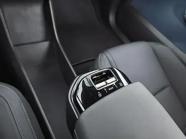 Volvo EX30 - Imagem 11