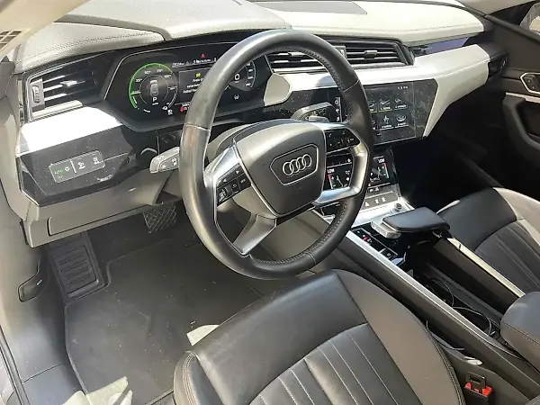 Audi E-tron Sportback - Imagem 13