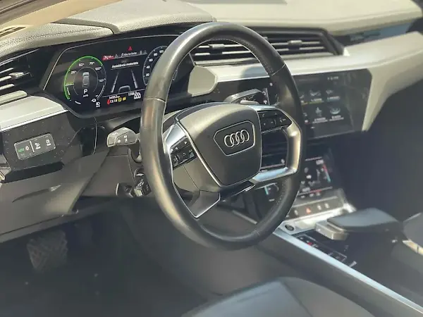 Audi E-tron Sportback - Imagem 14