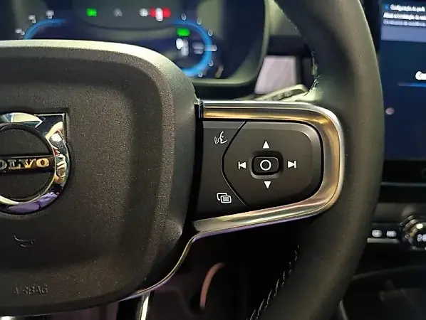 Volvo XC40 Recharge - Imagem 12