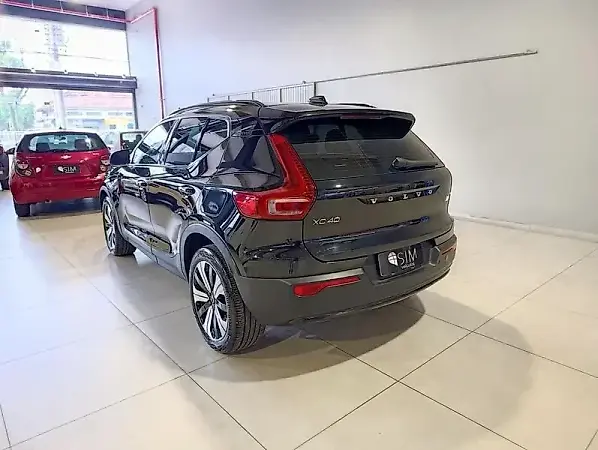 Volvo XC40 Recharge - Imagem 7