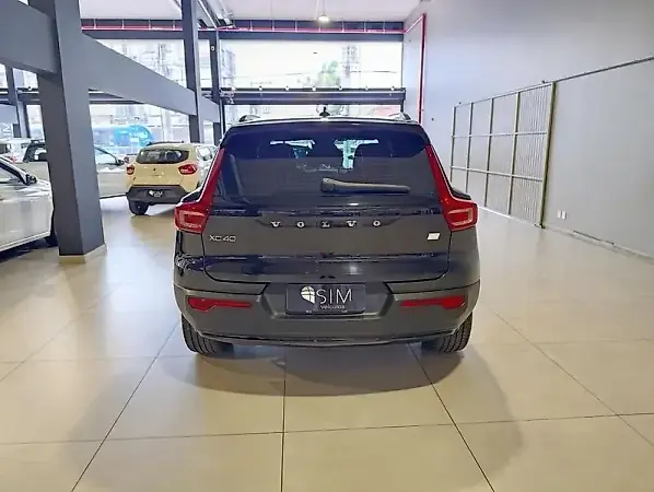Volvo XC40 Recharge - Imagem 6