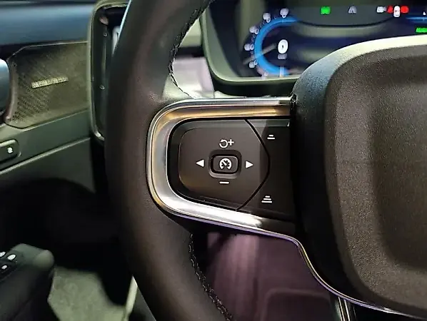 Volvo XC40 Recharge - Imagem 11