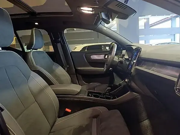 Volvo XC40 Recharge - Imagem 14