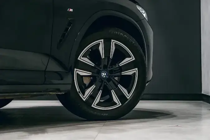 BMW IX3 - Imagem 16