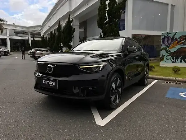 Volvo C40 Recharge - Imagem 1