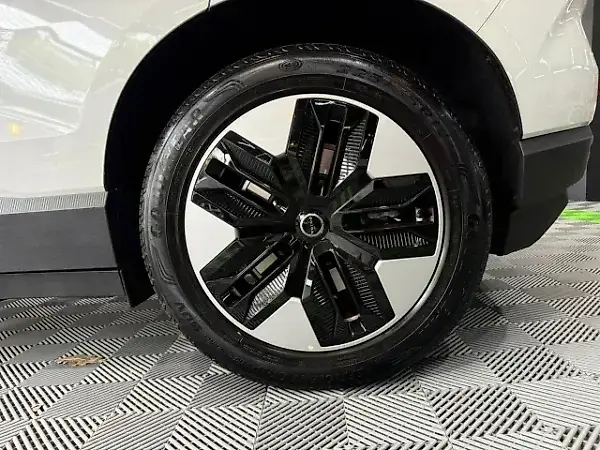 Volvo EX30 - Imagem 18