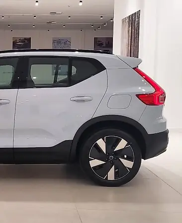 Volvo EX40 - Imagem 5