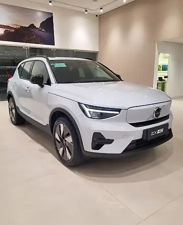 Volvo EX40 - Imagem 2