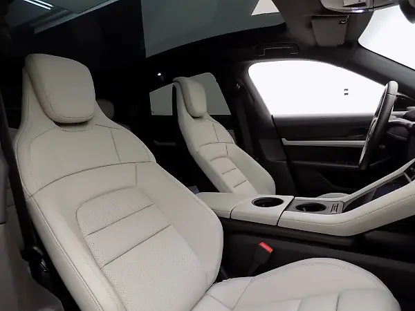 Porsche Taycan - Imagem 15