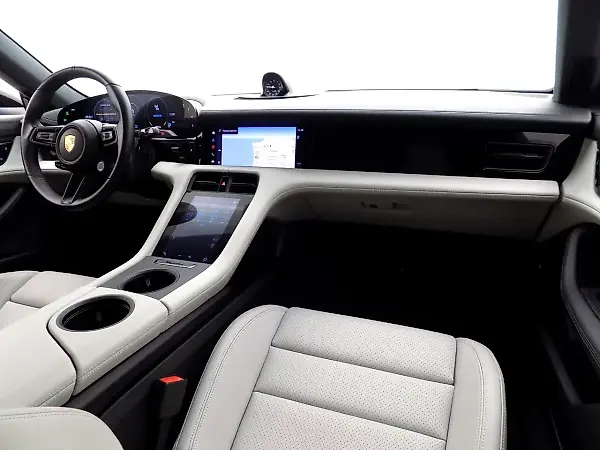 Porsche Taycan - Imagem 14