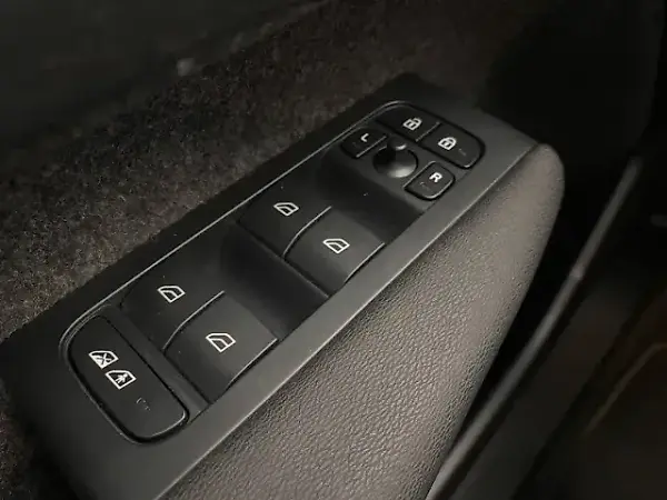 Volvo XC40 Recharge - Imagem 16