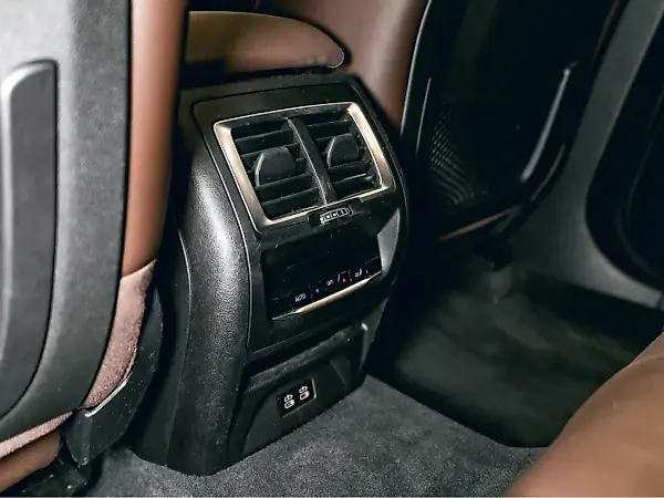BMW IX3 - Imagem 15