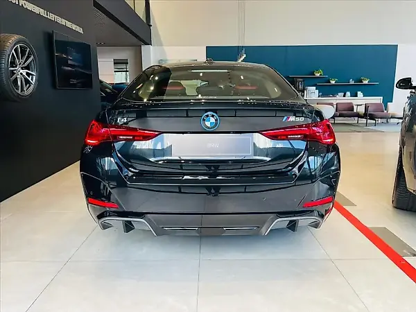 BMW I4 M50 - Imagem 11