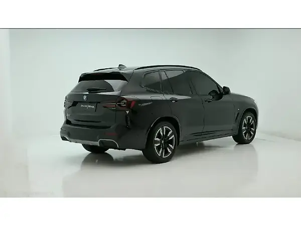 BMW IX3 - Imagem 3