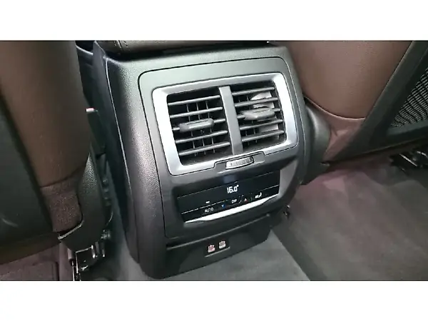 BMW IX3 - Imagem 13