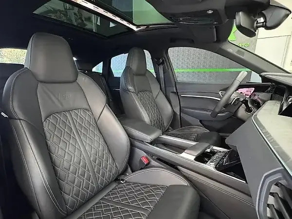 Audi Q8 Sportback E-tron - Imagem 6