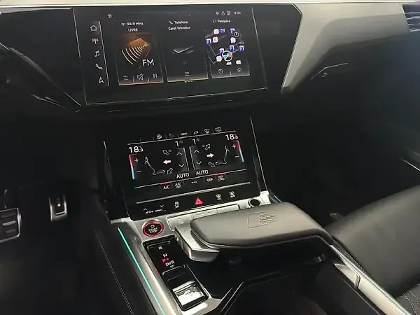 Audi Q8 Sportback E-tron - Imagem 9