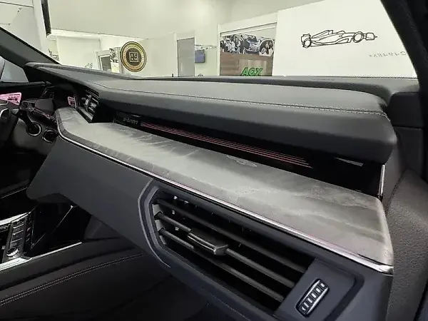 Audi Q8 Sportback E-tron - Imagem 16