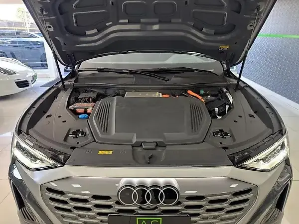 Audi Q8 Sportback E-tron - Imagem 17