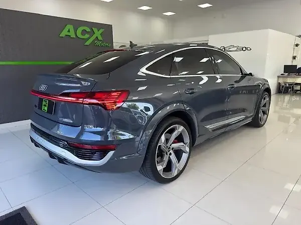 Audi Q8 Sportback E-tron - Imagem 4