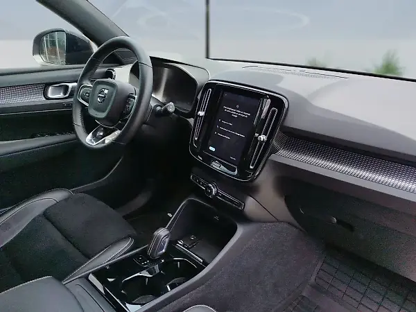Volvo XC40 Recharge - Imagem 14