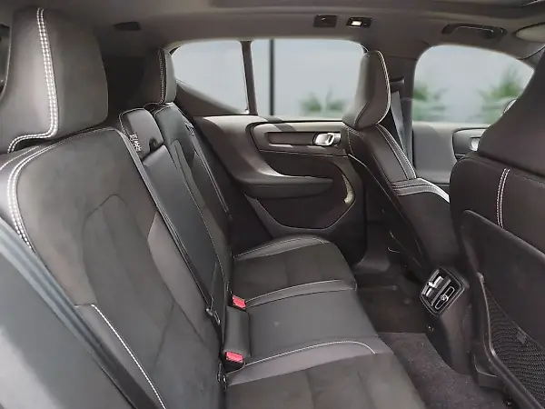 Volvo XC40 Recharge - Imagem 13