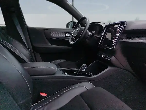 Volvo XC40 Recharge - Imagem 15