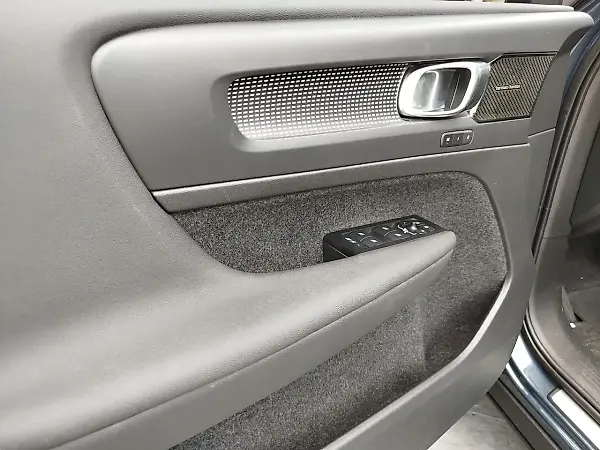 Volvo XC40 Recharge - Imagem 16