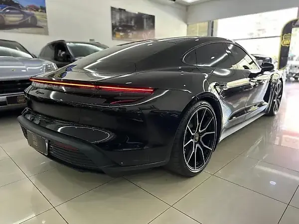Porsche Taycan - Imagem 4