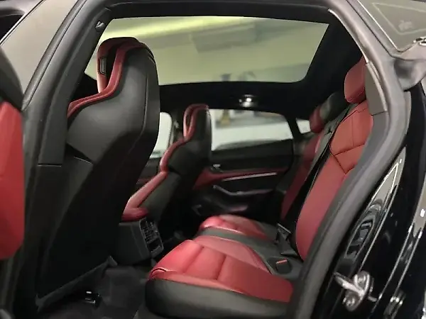 Porsche Taycan - Imagem 13